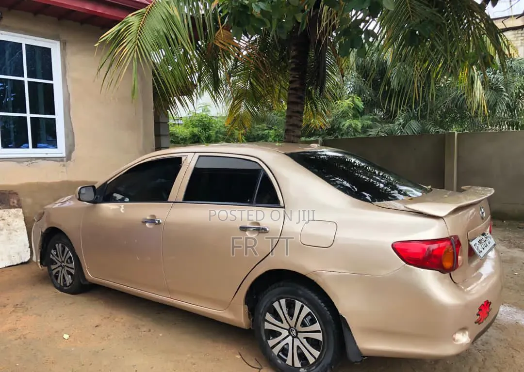 Toyota Corolla 2009 Gold