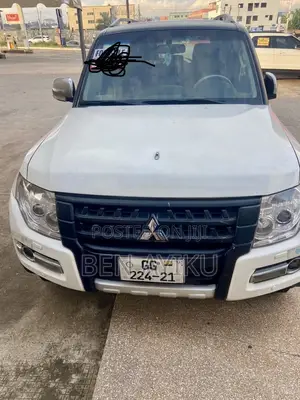 Mitsubishi Pajero 2014 White