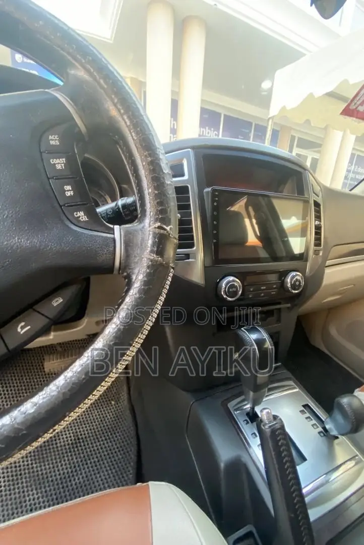Mitsubishi Pajero 2014 White