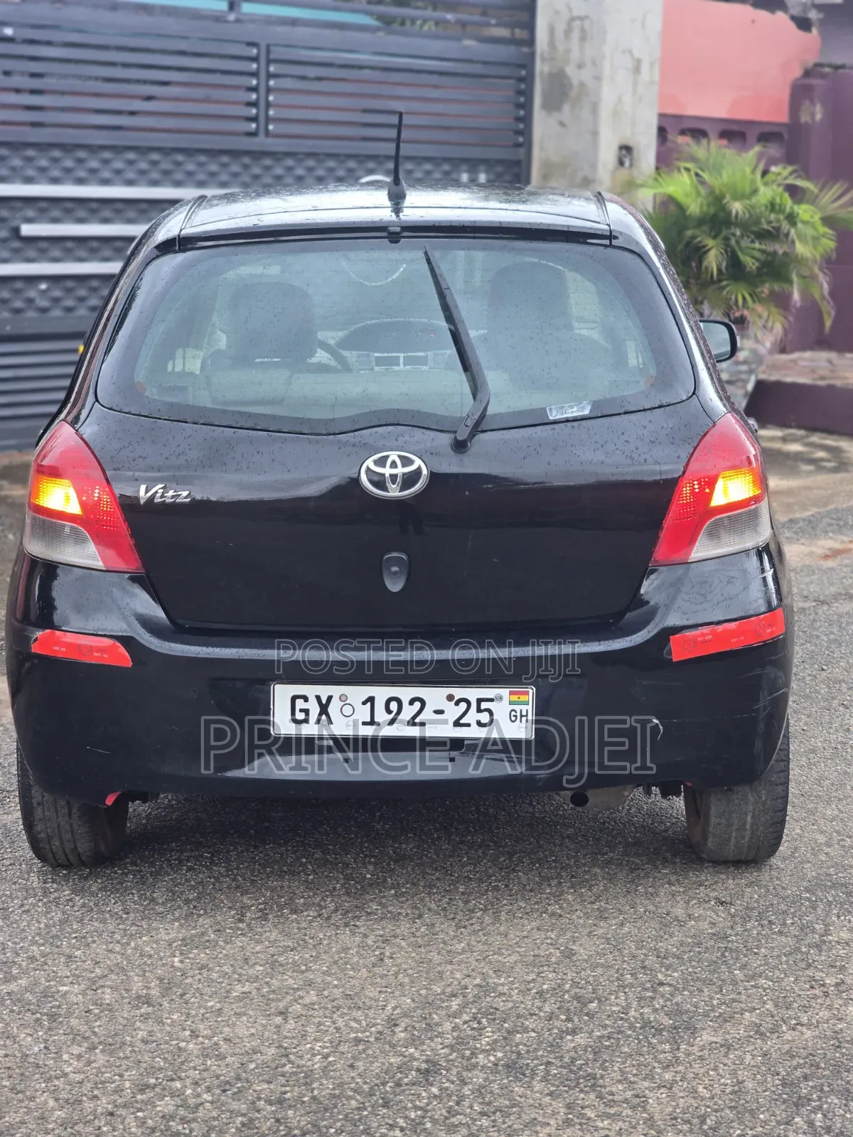 Toyota Vitz 2010 Black