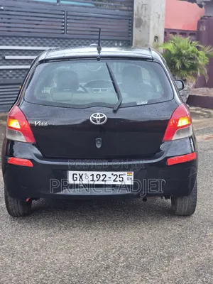 Toyota Vitz 2010 Black