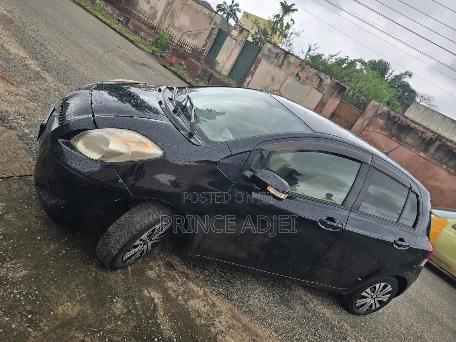 Toyota Vitz 2010 Black