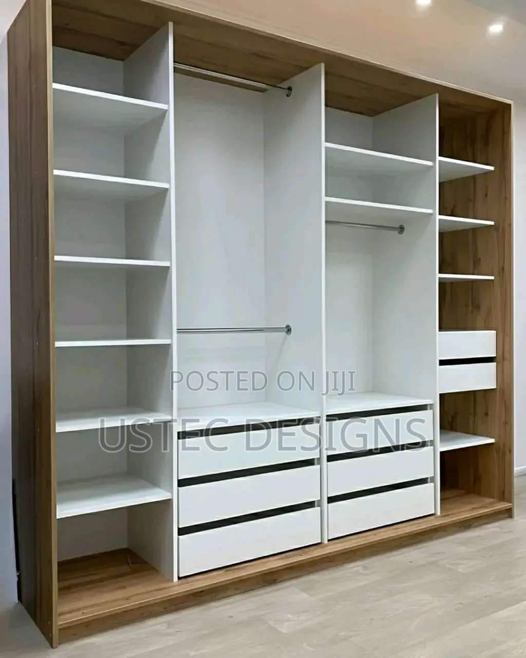 High End Walk-in Closet Wardrobe