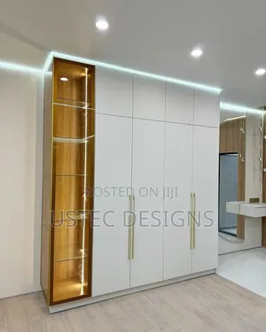 High End Walk-in Closet Wardrobe