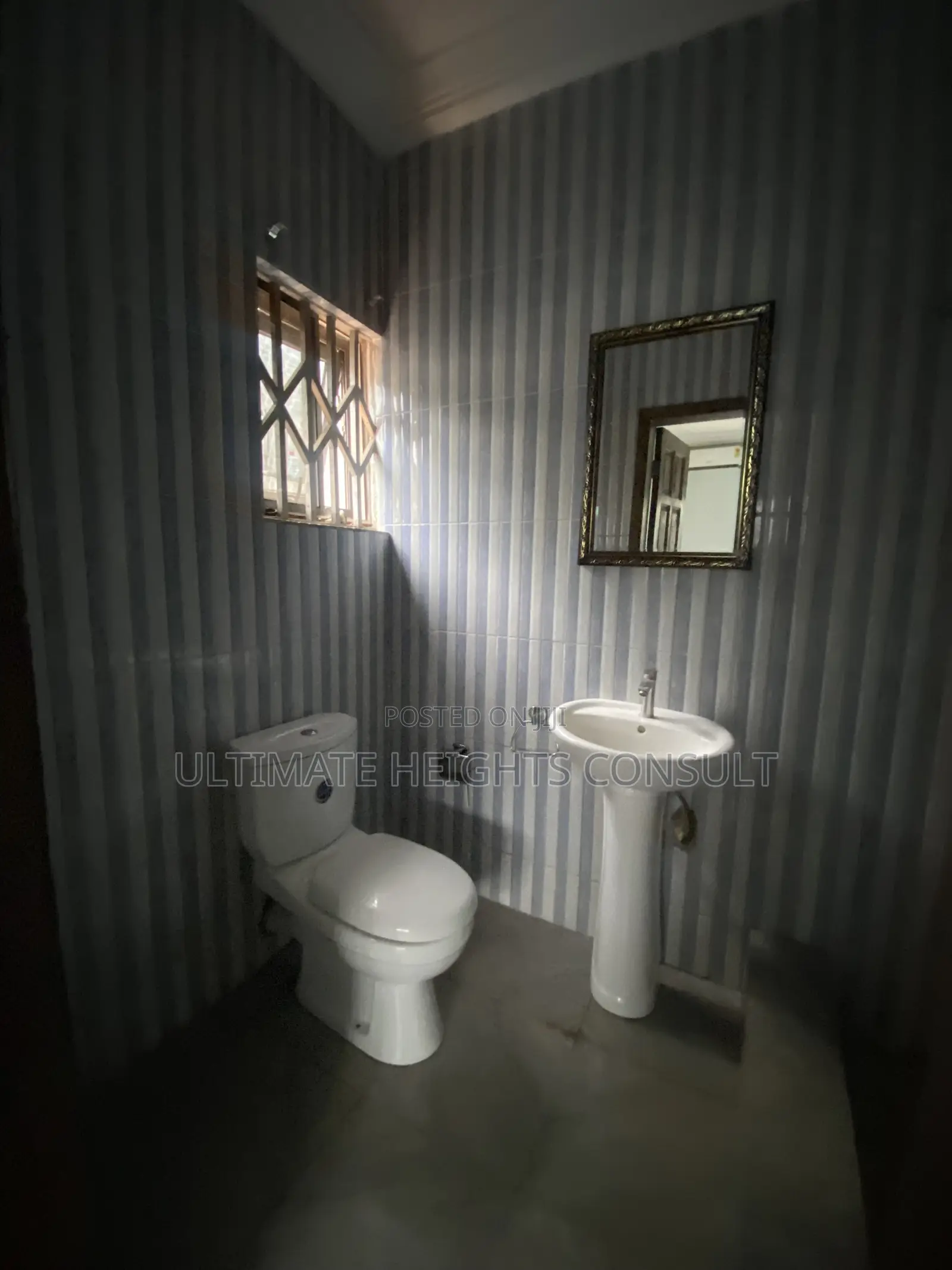 2bdrm Apartment in Akokofoto for rent