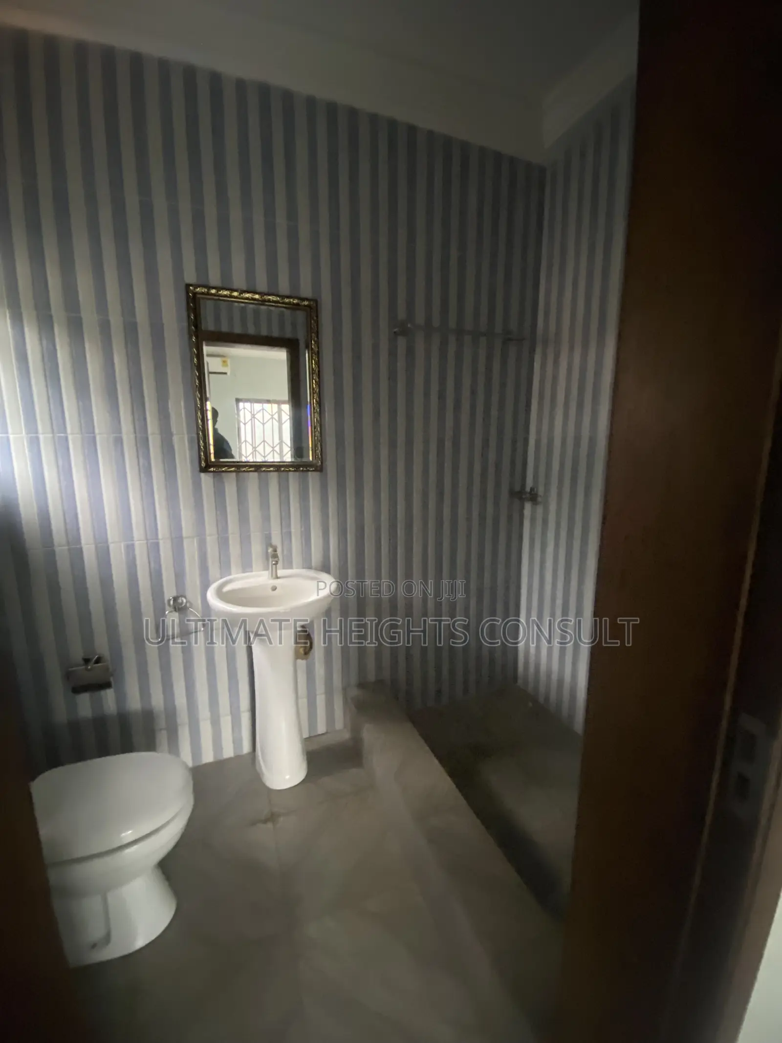 2bdrm Apartment in Akokofoto for rent