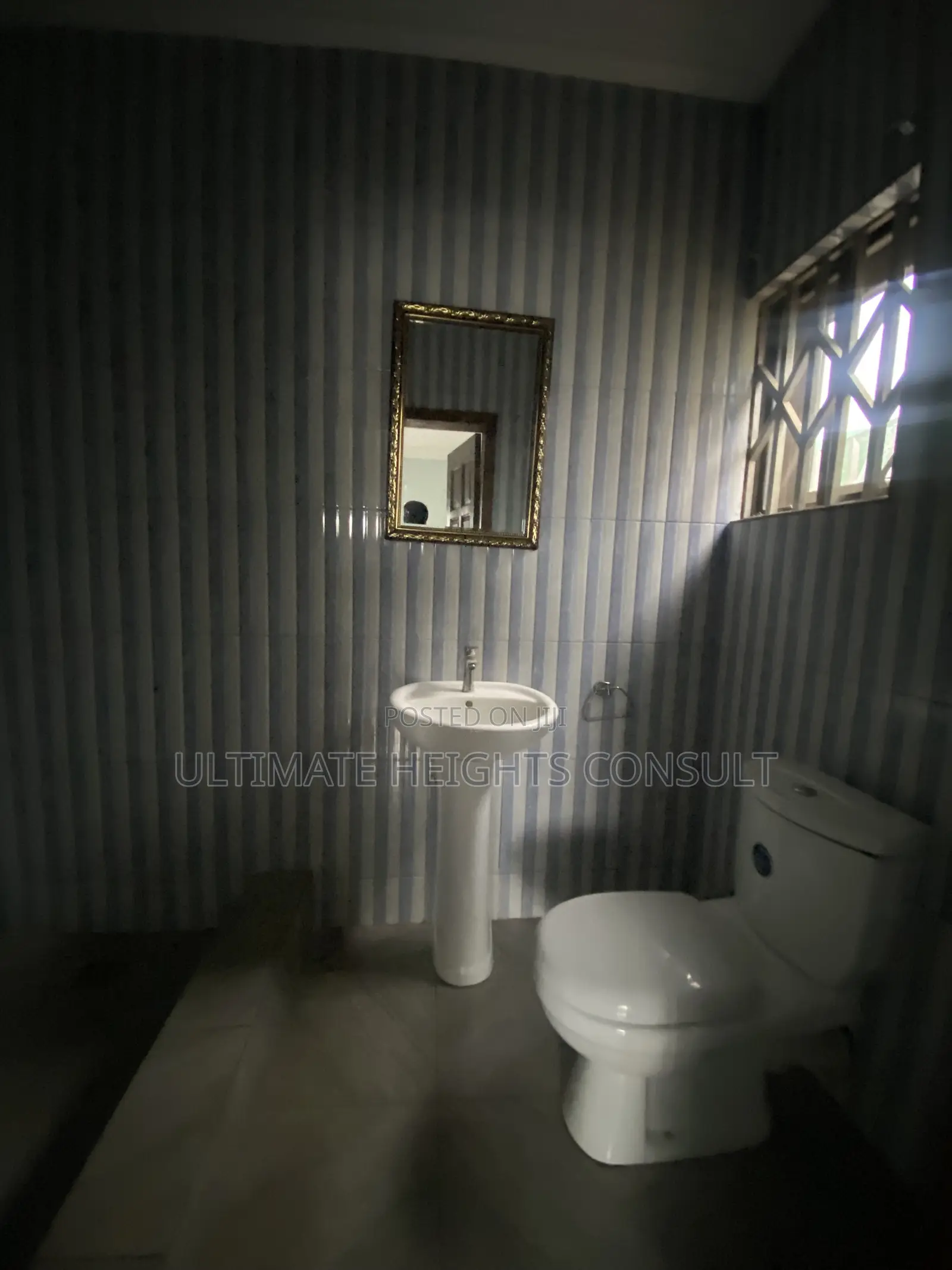 2bdrm Apartment in Akokofoto for rent
