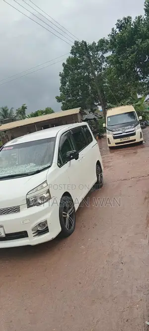 Toyota Voxy 2013 Black
