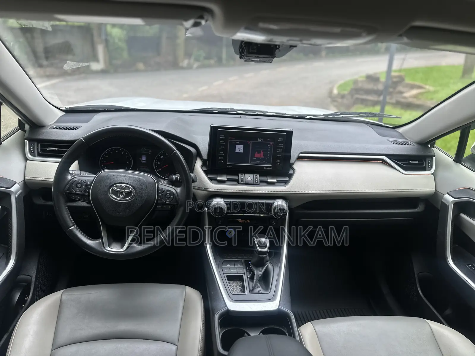 Toyota RAV4 XLE AWD 2020 White