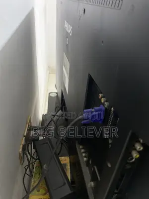 Home Used Philips Smart Tv 50”