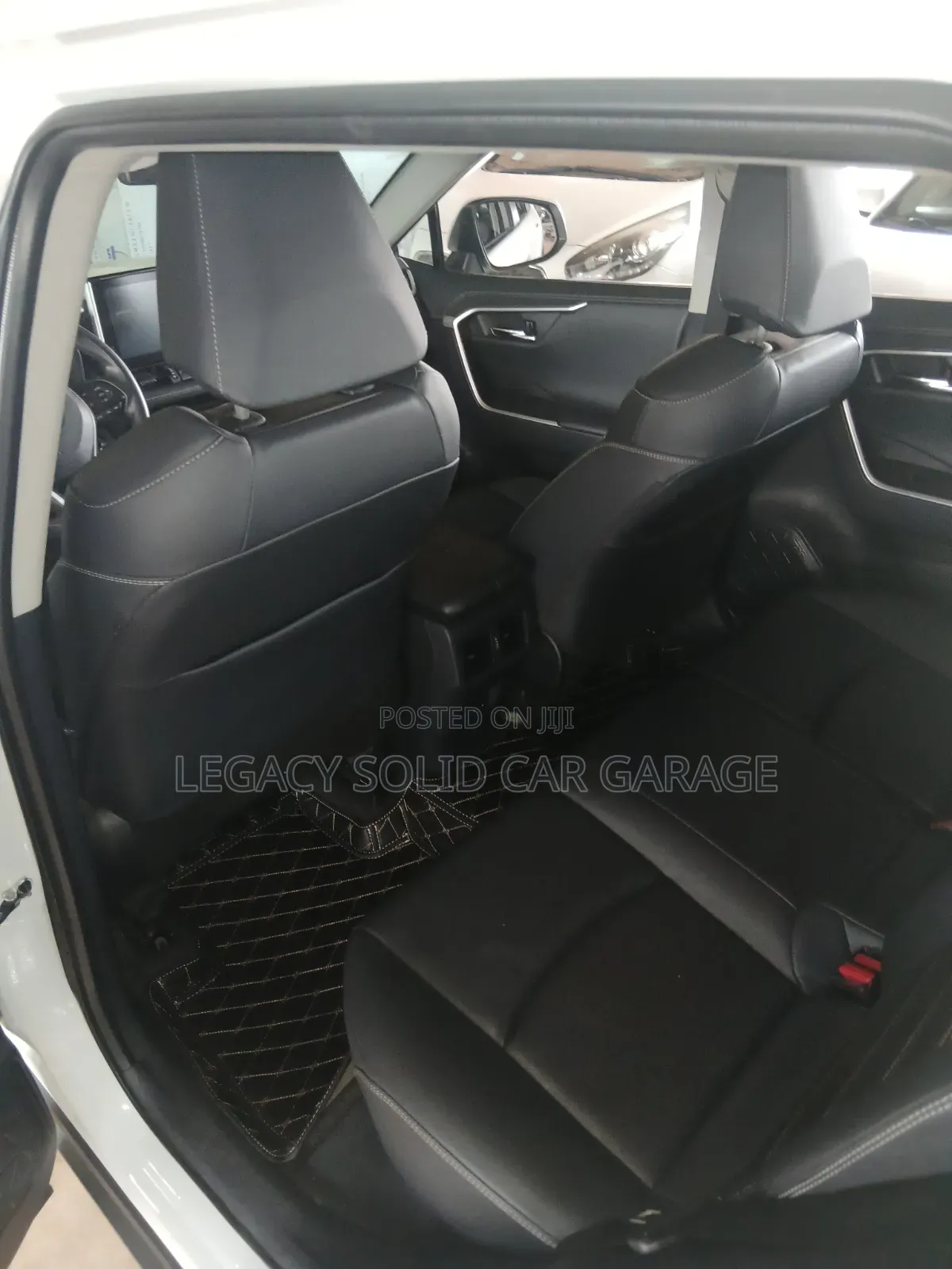 Toyota RAV4 2022 White