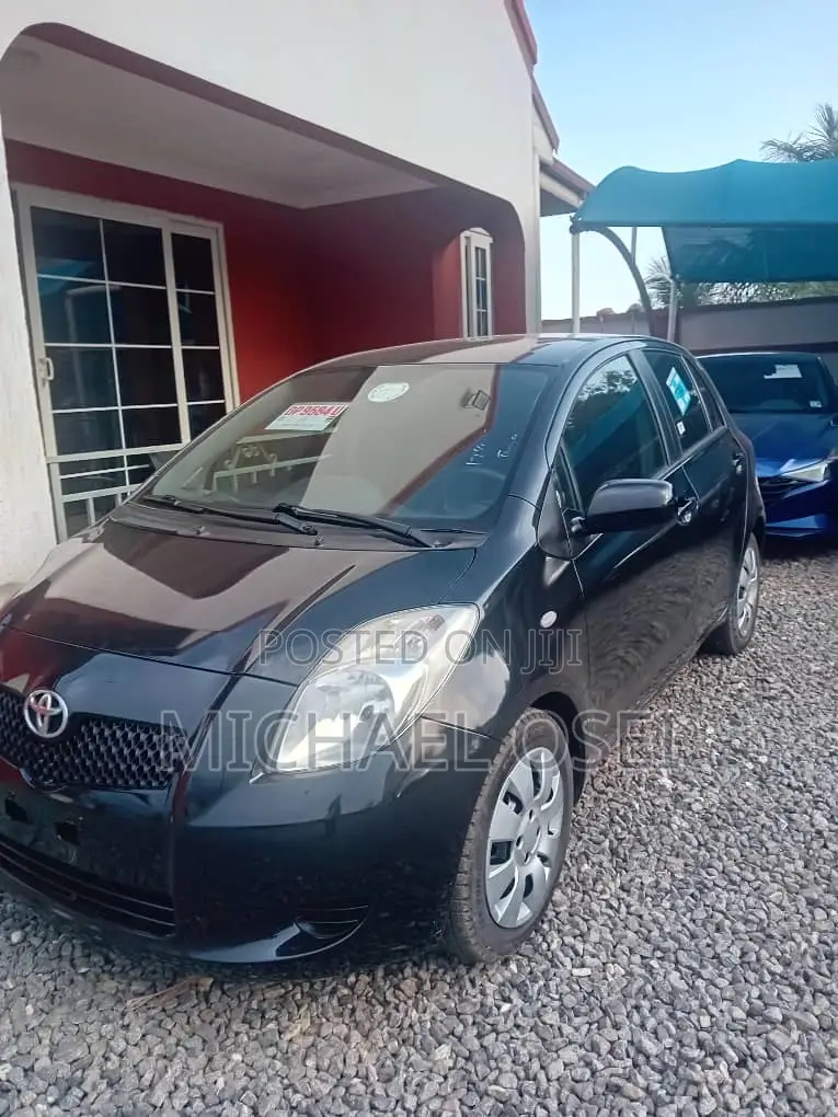 Toyota Yaris 2010 Black