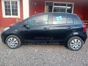 Toyota Yaris 2010 Black
