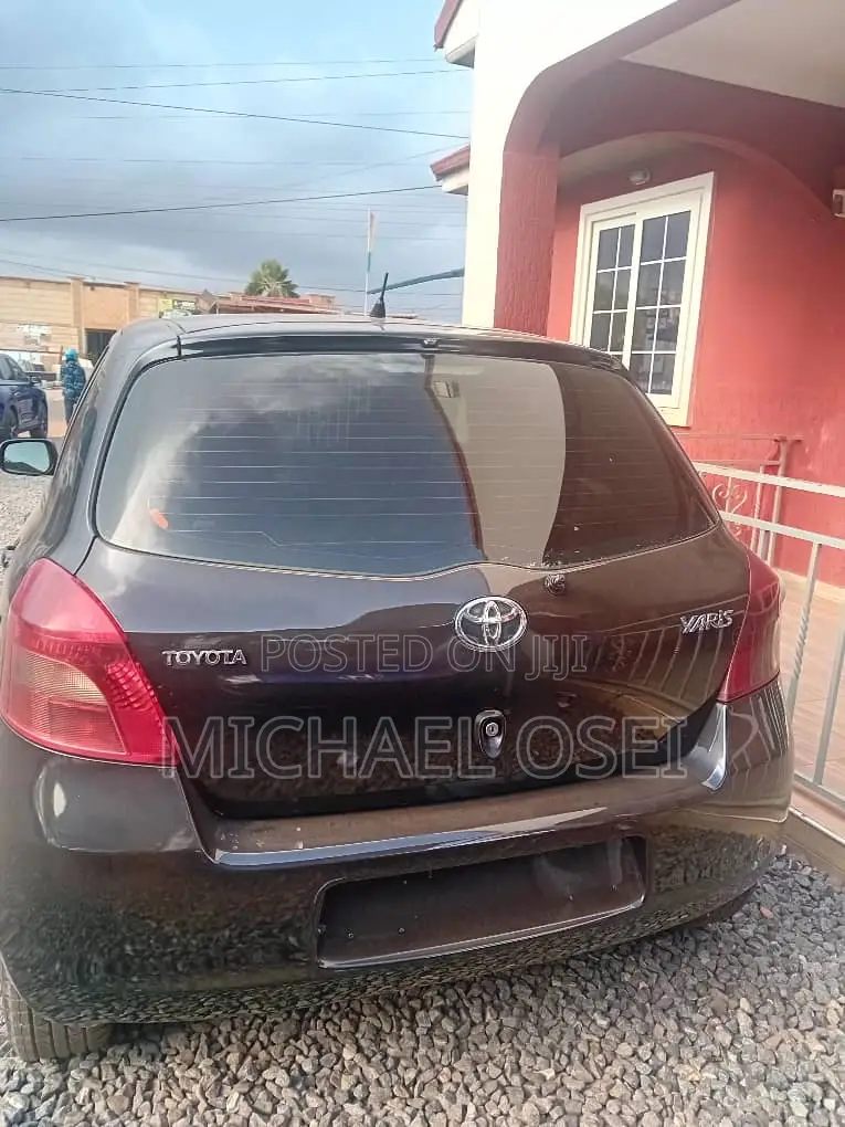 Toyota Yaris 2010 Black