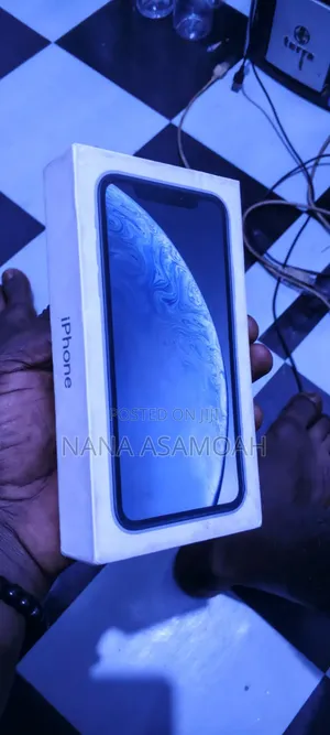 Apple iPhone XR 64 GB White