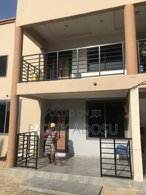 3bdrm House in School Junction for rent