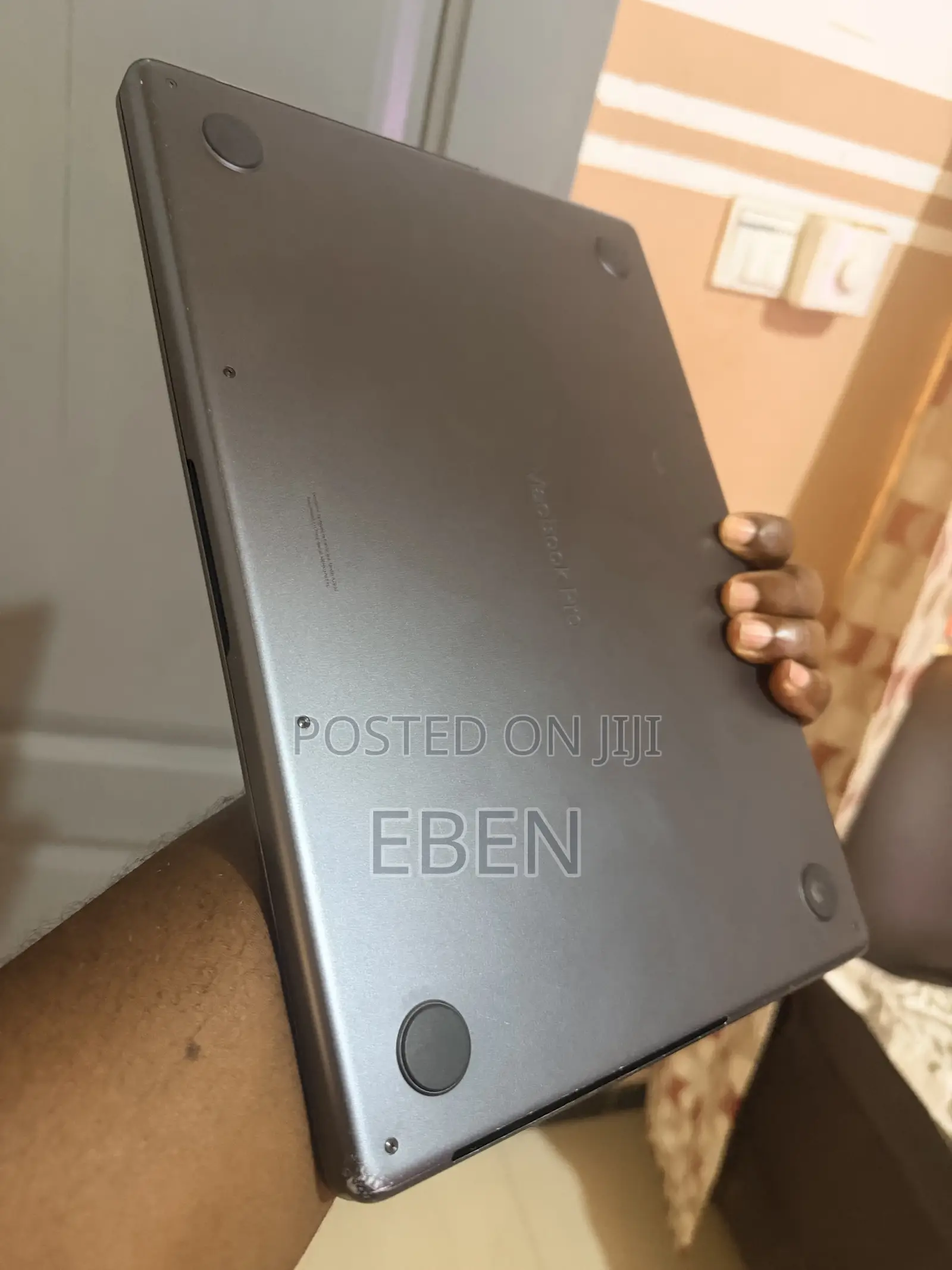 Laptop Apple MacBook Pro 2023 M3 Pro 8GB Apple M3 SSD 512GB