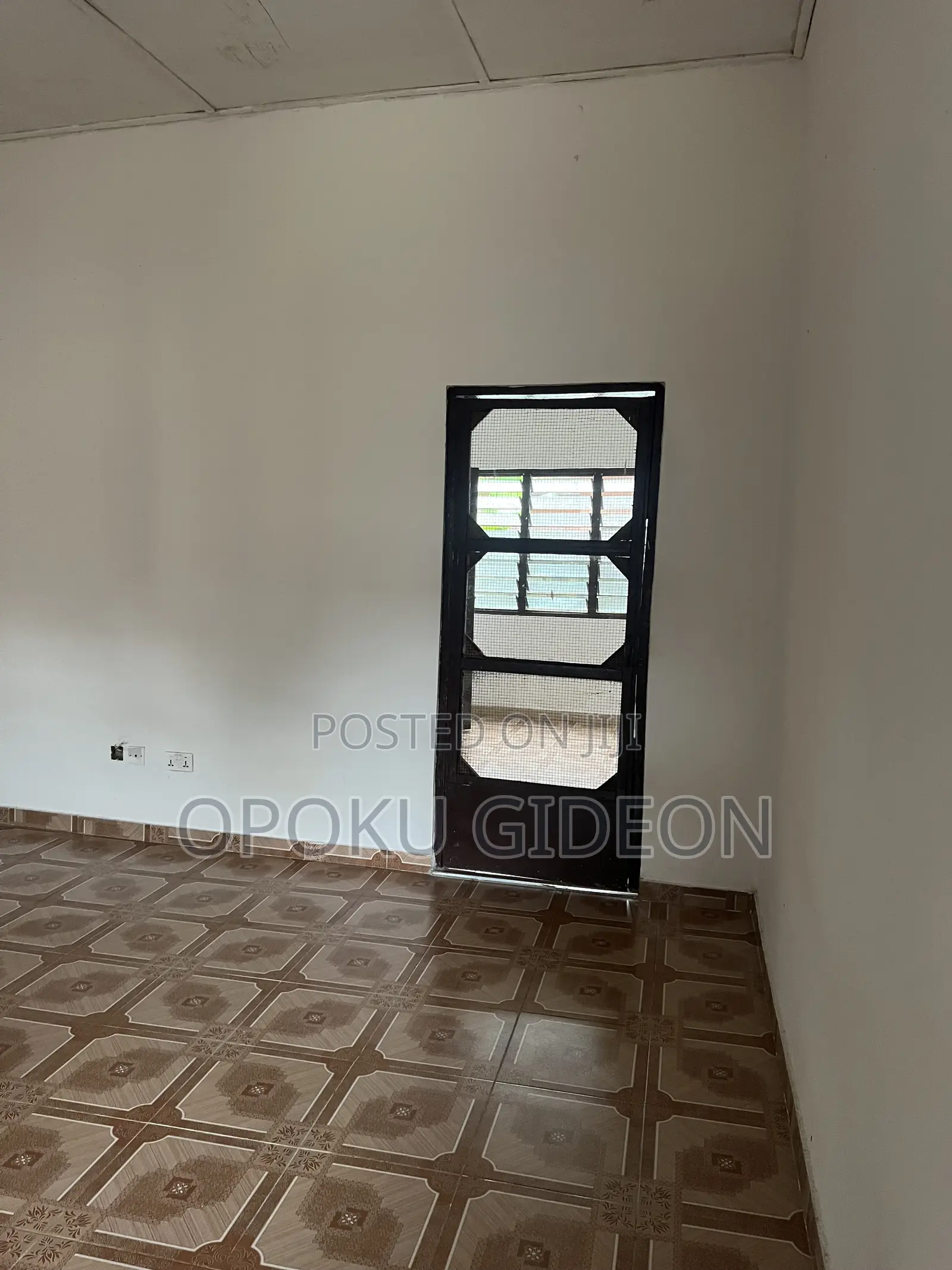 1bdrm Room & Parlour in Canada, Olebu for rent