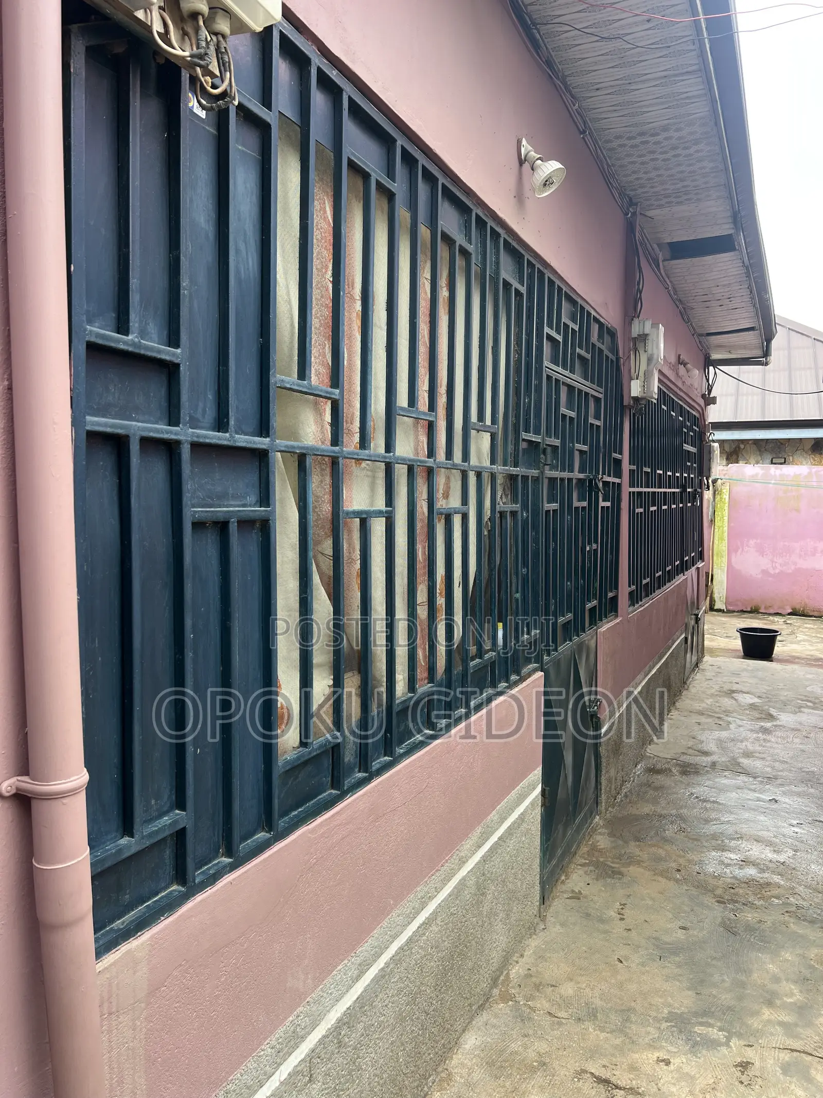 1bdrm Room & Parlour in Canada, Olebu for rent
