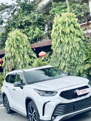 Toyota Highlander XSE 2022 White