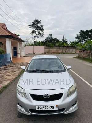 Toyota Corolla XLE 4dr Sedan (1.8L 4cyl 4A) 2010 Silver