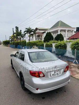 Toyota Corolla XLE 4dr Sedan (1.8L 4cyl 4A) 2010 Silver