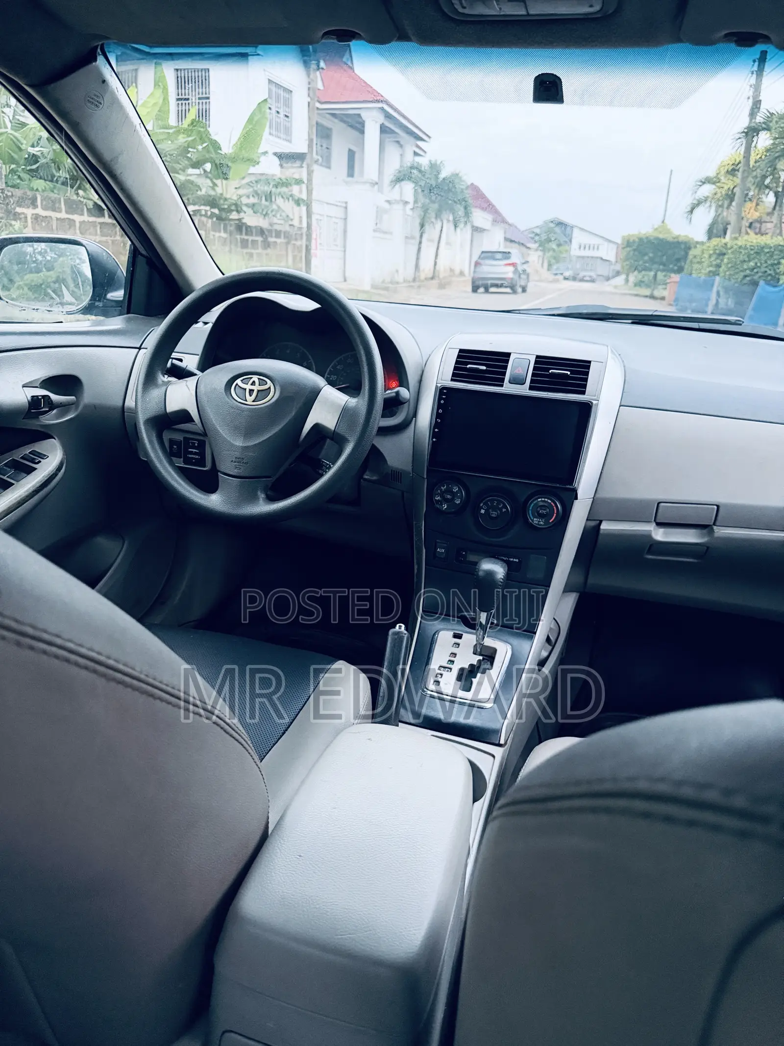 Toyota Corolla XLE 4dr Sedan (1.8L 4cyl 4A) 2010 Silver