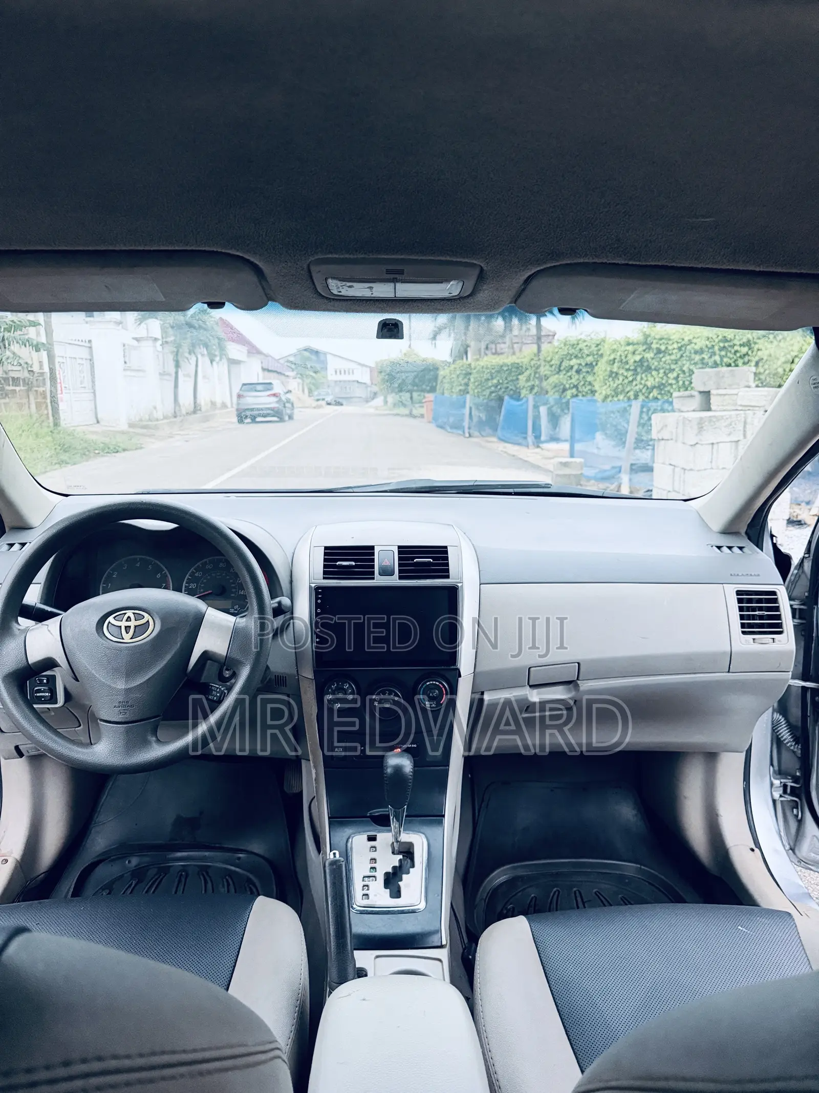 Toyota Corolla XLE 4dr Sedan (1.8L 4cyl 4A) 2010 Silver