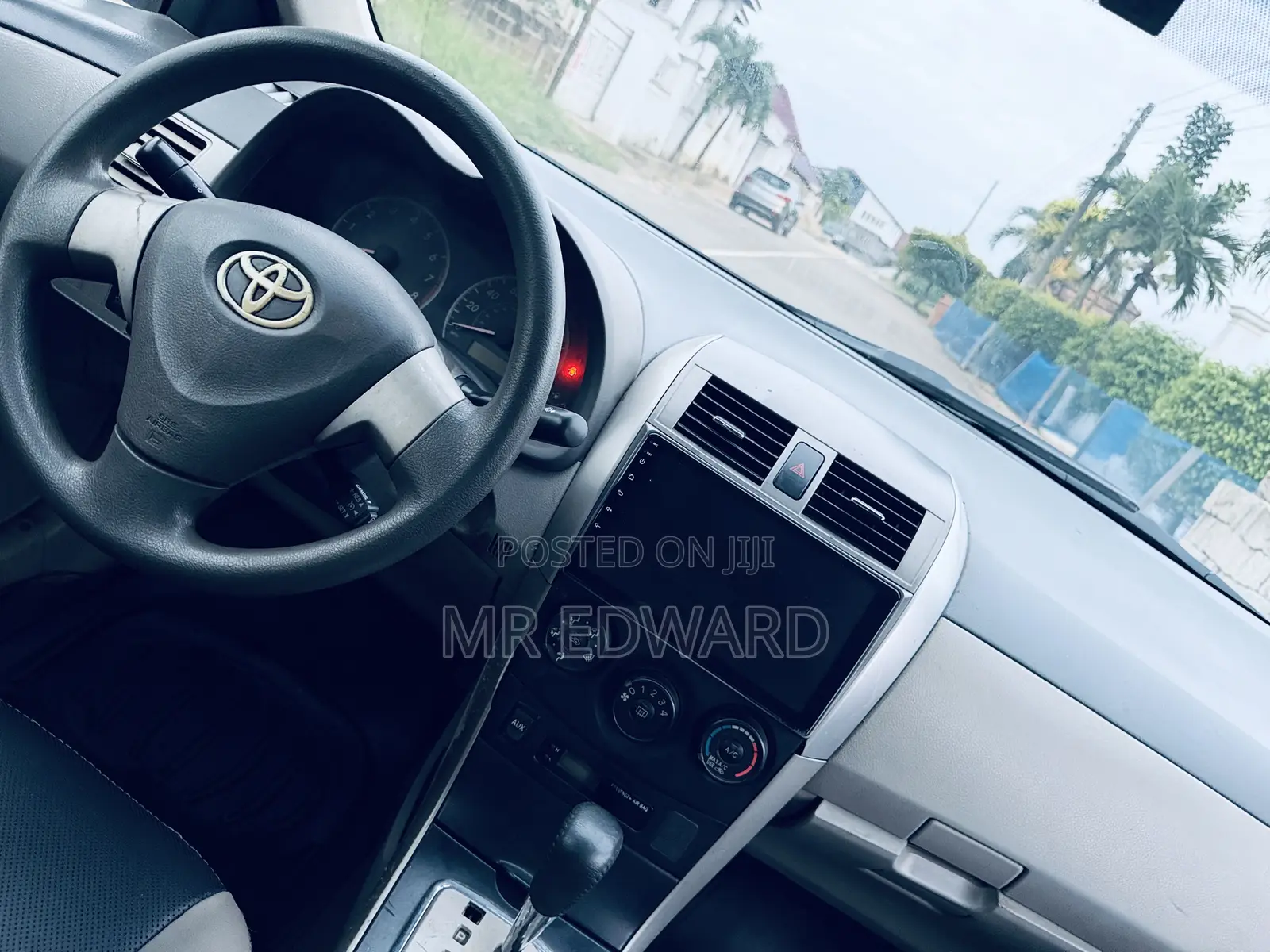 Toyota Corolla XLE 4dr Sedan (1.8L 4cyl 4A) 2010 Silver