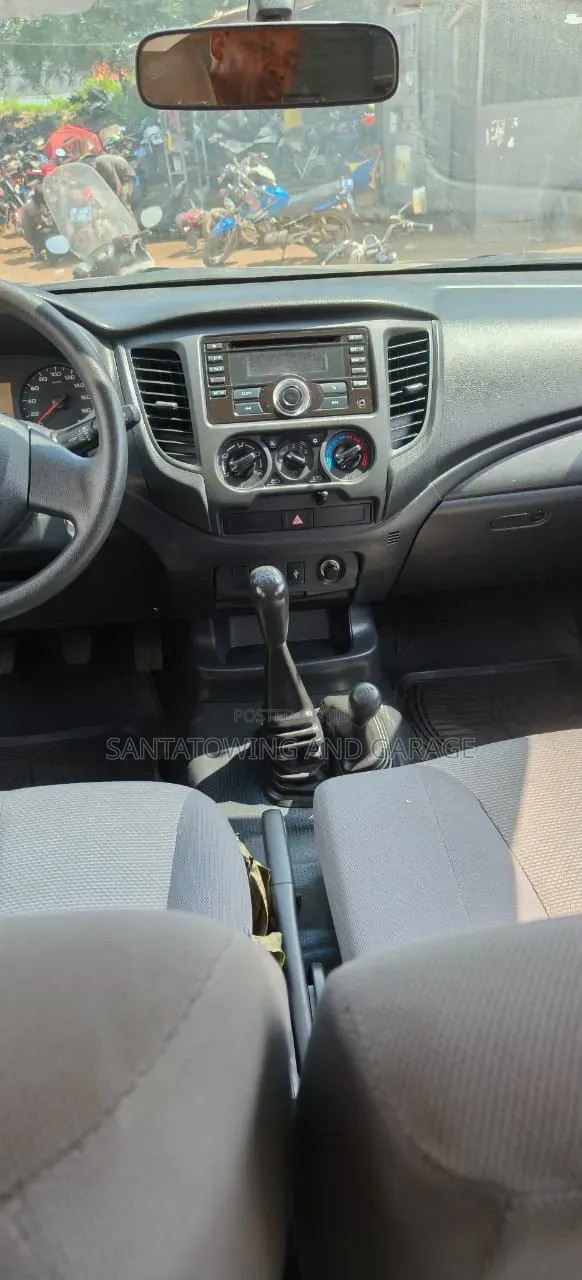 Mitsubishi L200 2024 Gray