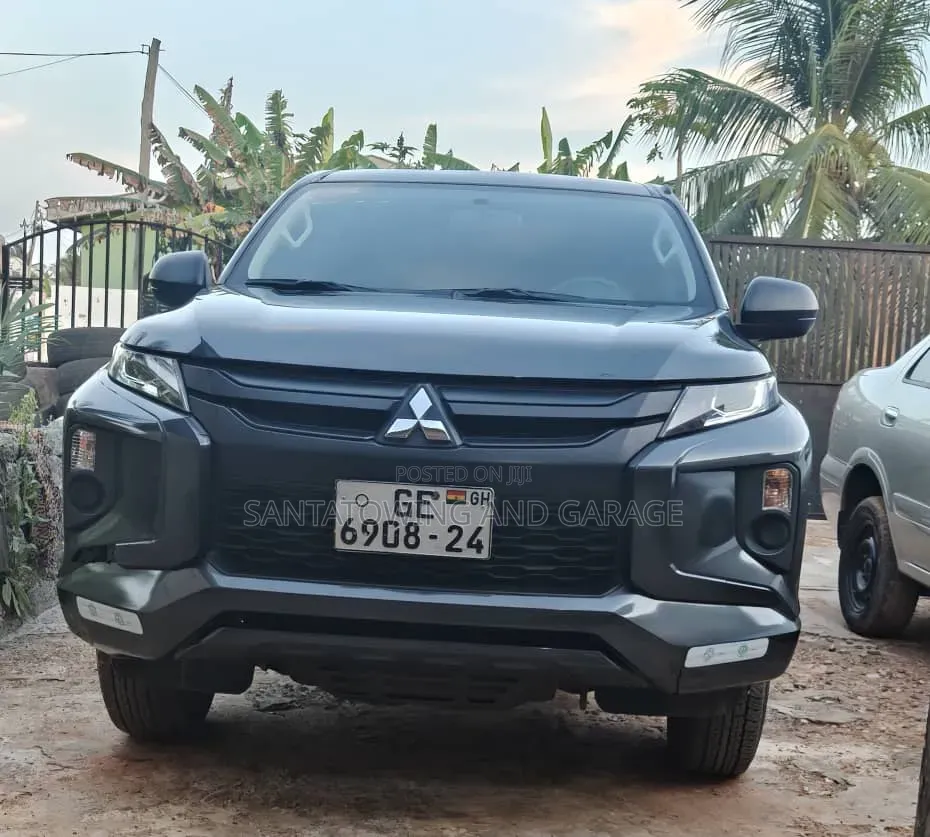 Mitsubishi L200 2024 Gray