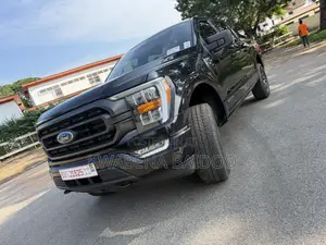 Ford F-150 XLT 2022 Black