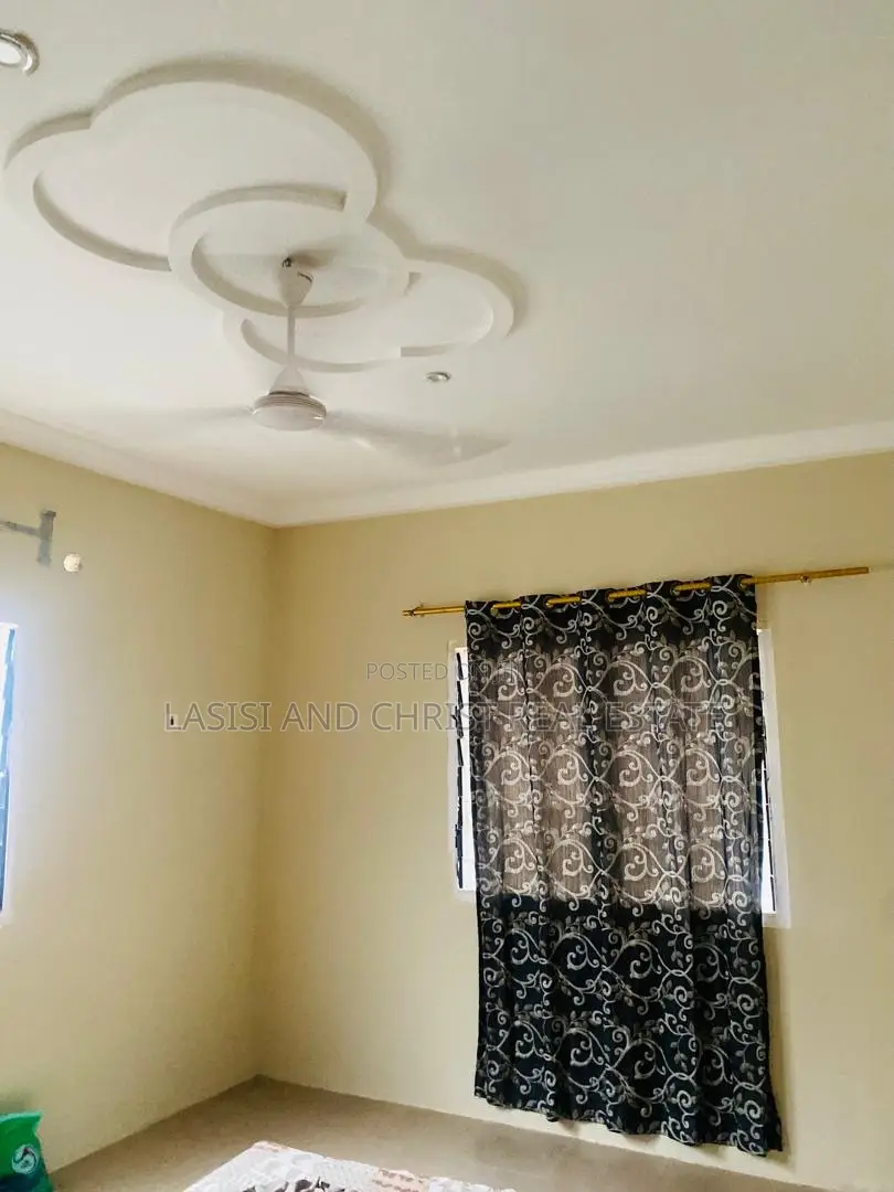2bdrm House in Lasisi And Christ, Amasaman for rent