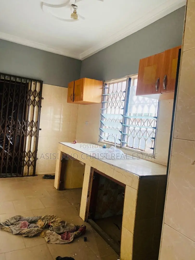 2bdrm House in Lasisi And Christ, Amasaman for rent