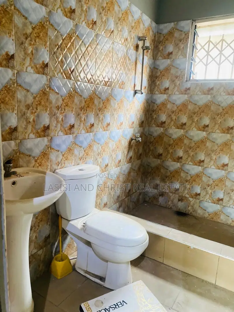 2bdrm House in Lasisi And Christ, Amasaman for rent