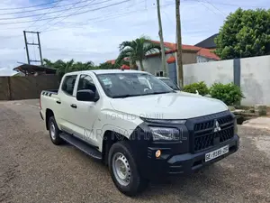 Mitsubishi L200 2025 White