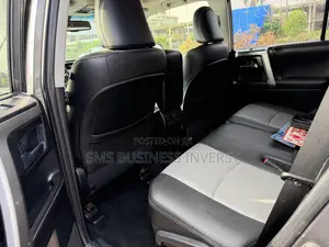 Toyota 4-Runner SR5 4x4 2018 Gray