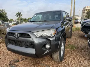Toyota 4-Runner SR5 4x4 2018 Gray