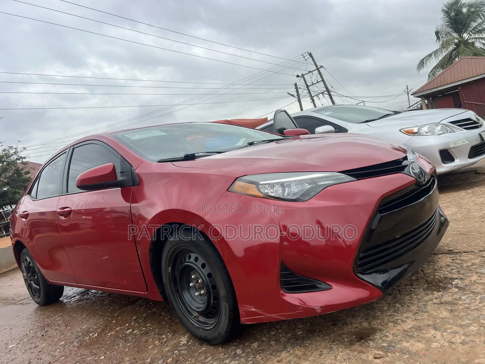 Toyota Corolla LE (1.8L 4cyl 2A) 2018 Red