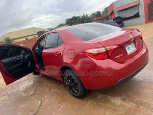 Toyota Corolla LE (1.8L 4cyl 2A) 2018 Red