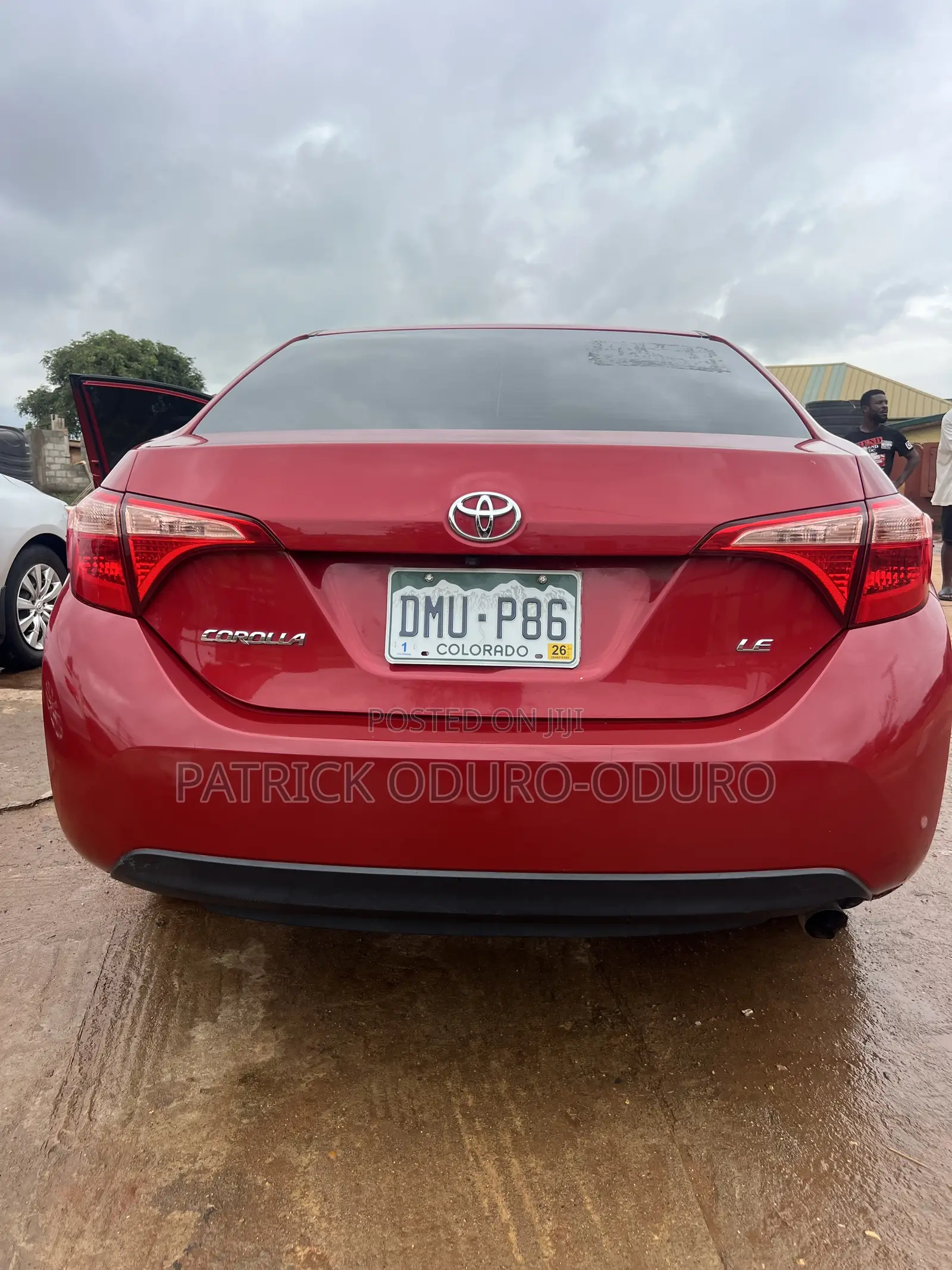Toyota Corolla LE (1.8L 4cyl 2A) 2018 Red