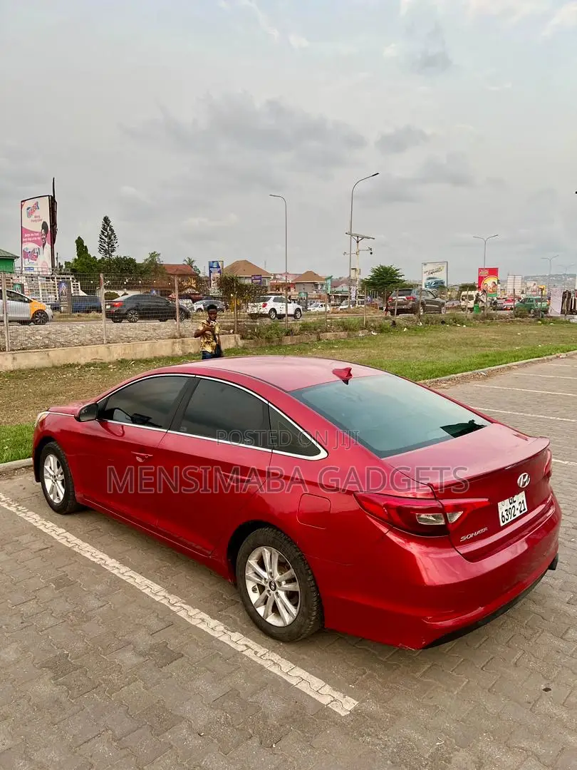 Hyundai Sonata Base Sedan FWD (2.4L 4cyl 6A) 2017 Red