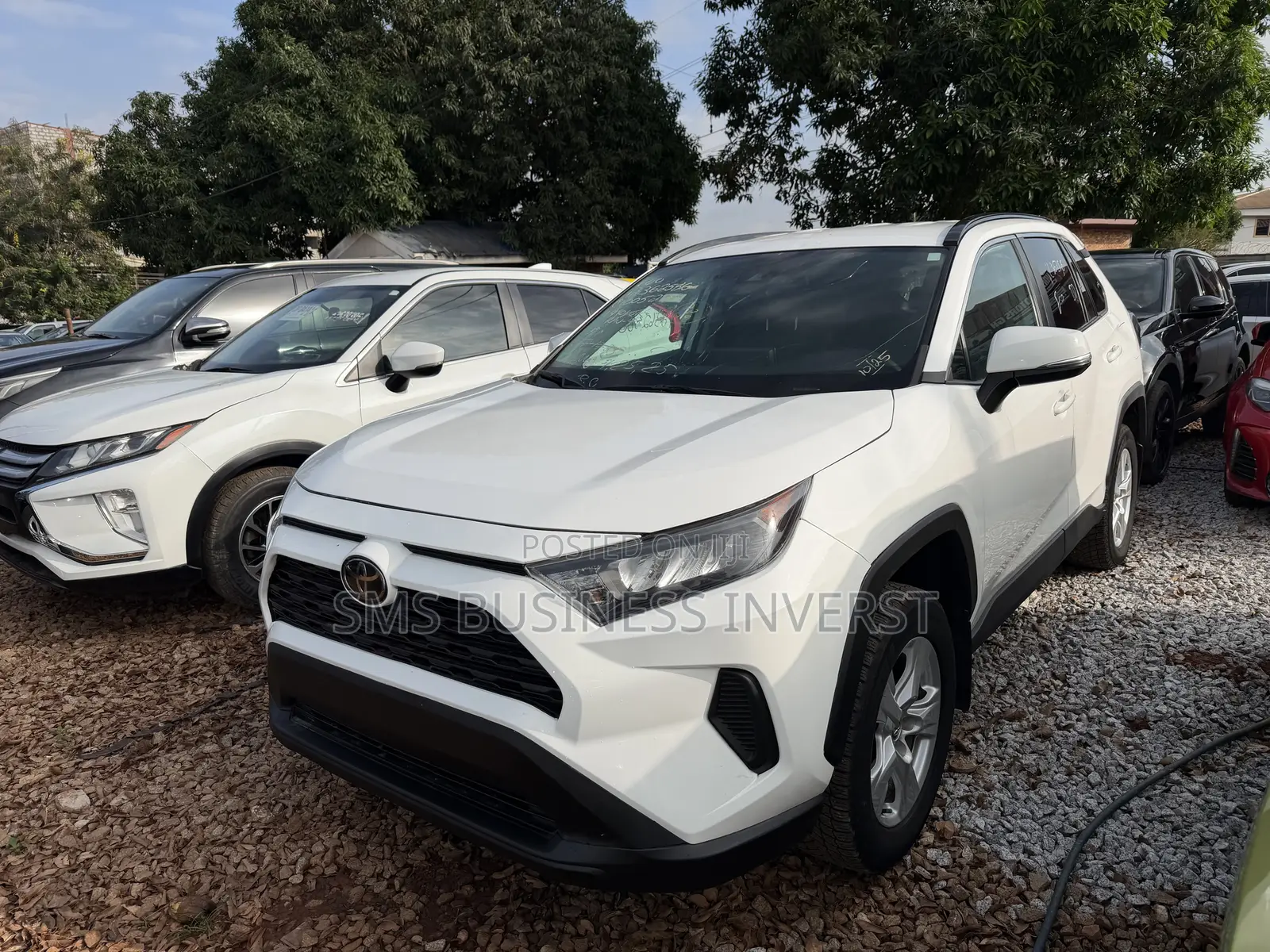 Toyota RAV4 LE 2021 White