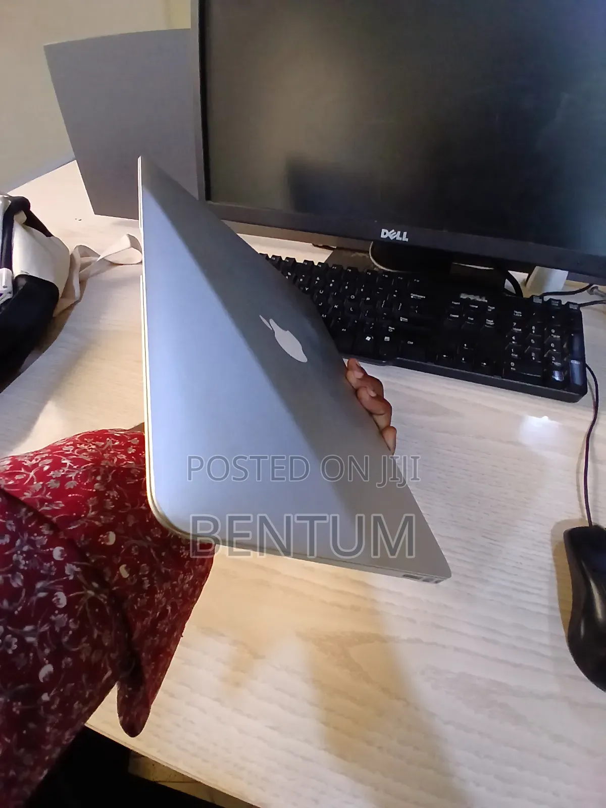 New Laptop Apple MacBook 2015 8GB Intel Core i5 SSD 256GB