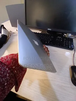 New Laptop Apple MacBook 2015 8GB Intel Core i5 SSD 256GB
