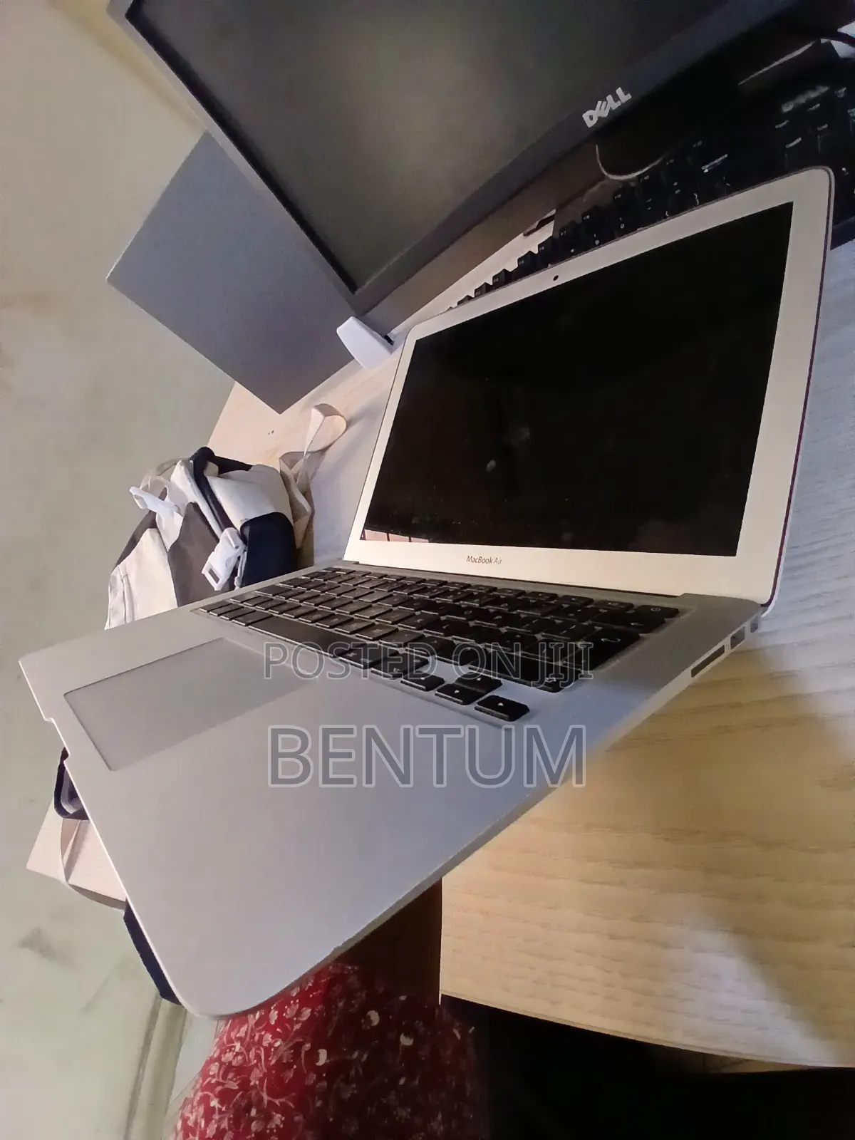 New Laptop Apple MacBook 2015 8GB Intel Core i5 SSD 256GB