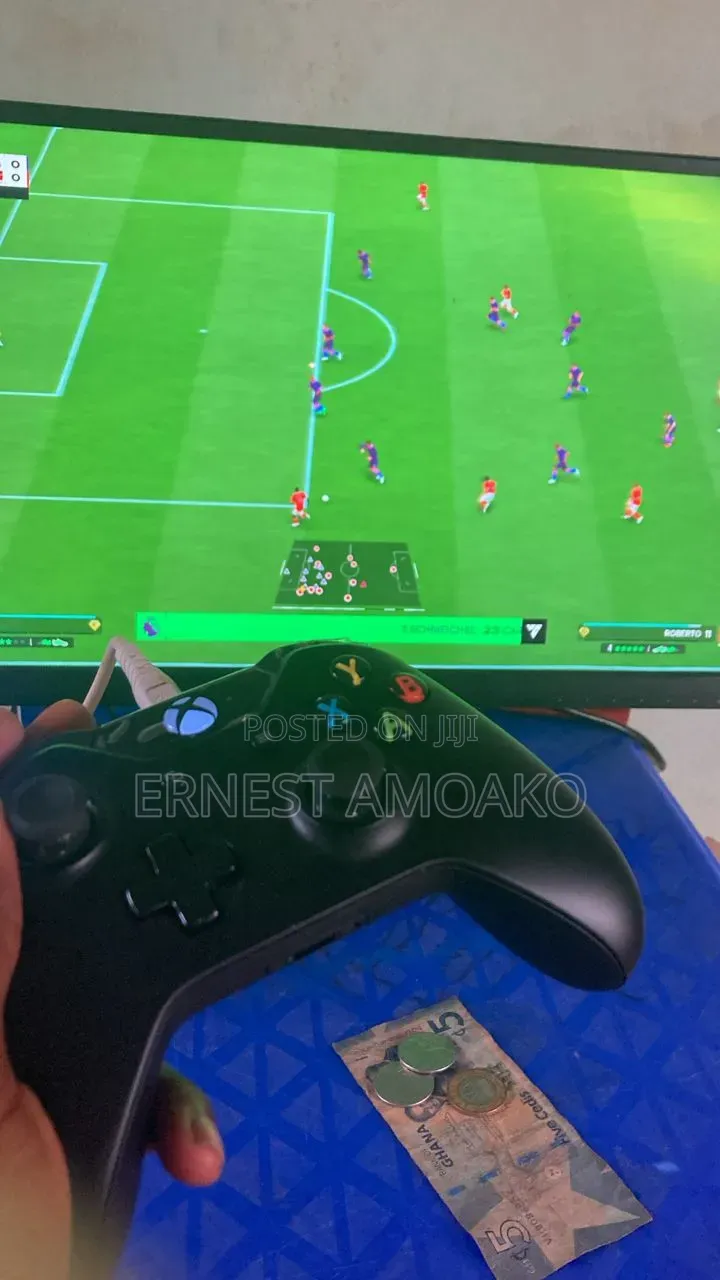 Xbox One Console With Fc26 Update and One Controller