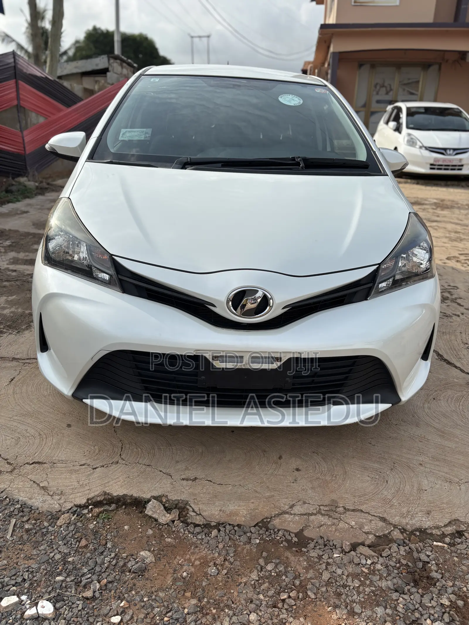 Toyota Vitz 1.3 AWD 3dr 2015 White