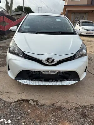 Toyota Vitz 1.3 AWD 3dr 2015 White