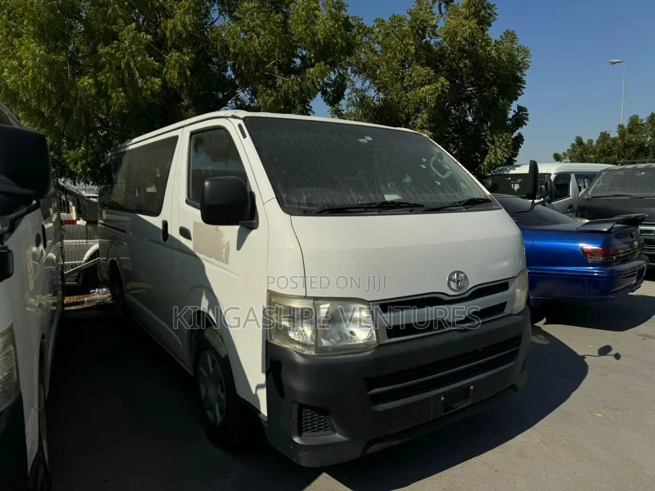 Toyota HiAce 2011 White